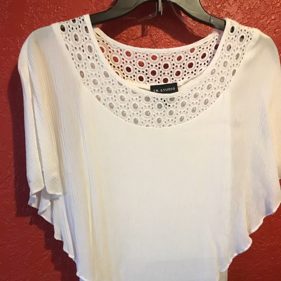 Blouse - Picture 2 of 3